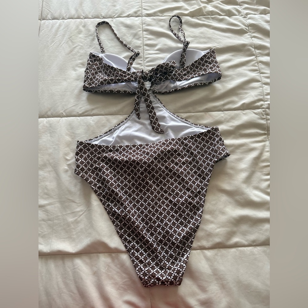 Cusphe Elegant Brown Patterned Women’s Swimsuit - Picture 5 of 10